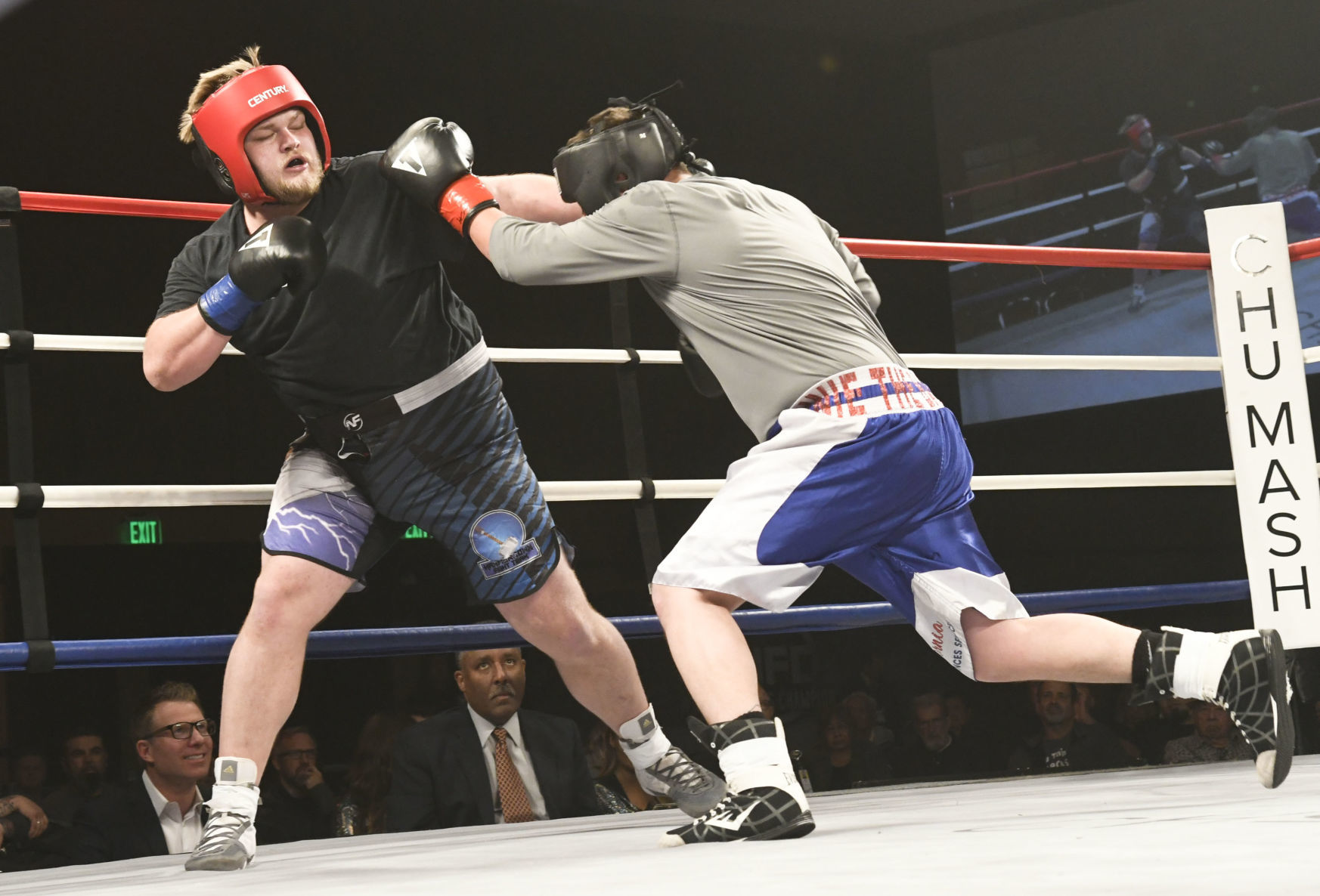 011020 WFC 120 boxing 06.jpg